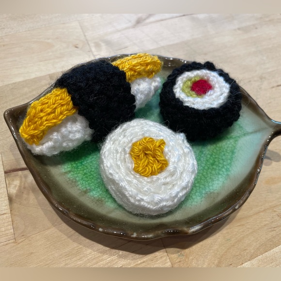 NWOT Handmade Decorative Knit Sushi Display - Picture 1 of 4